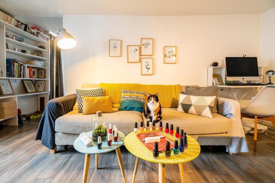Les manucures de Marie, Av. Ledru Rollin, Paris