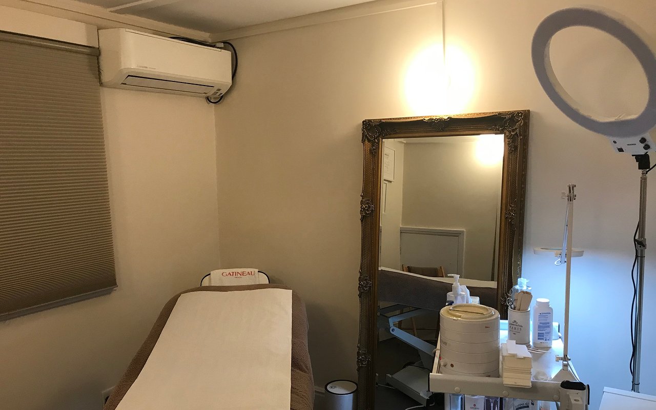 Eyebrow & Eyelash Tinting near Upper Street, London Treatwell