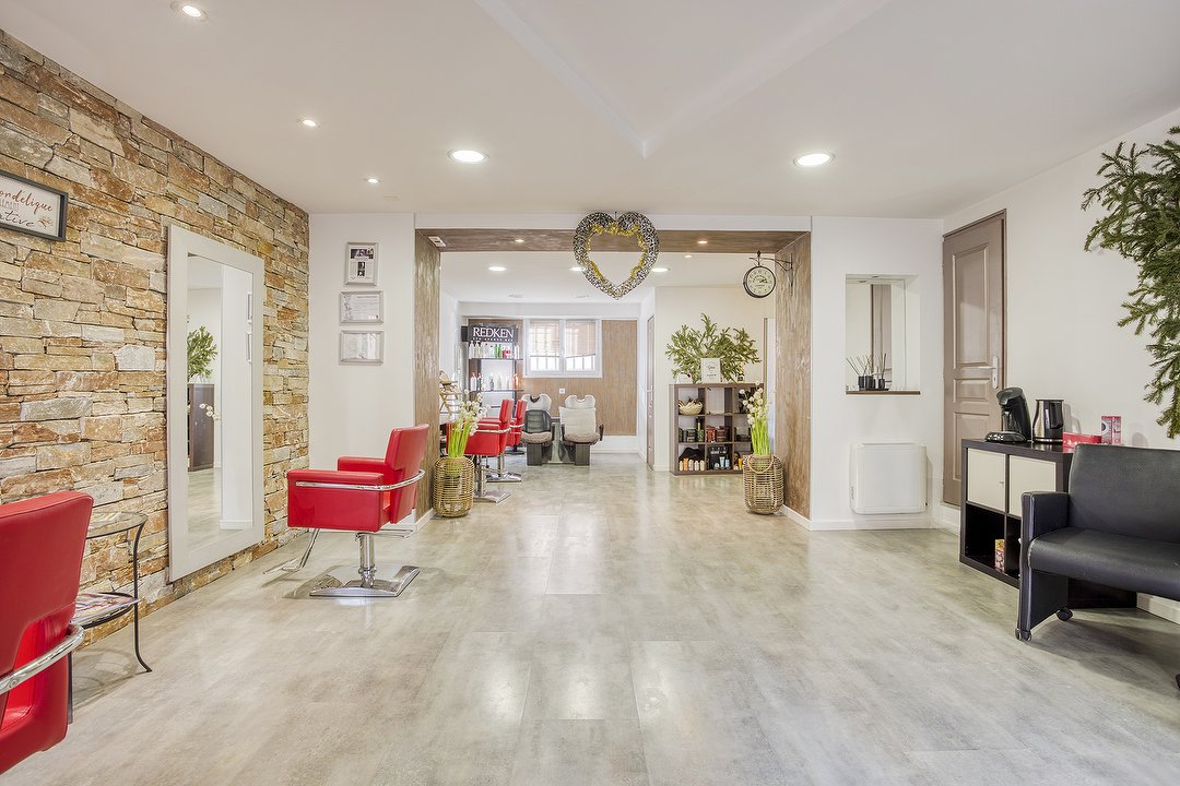 ADITI LES EXPERTS DE LA COIFFURE, Fréjus, Côte d'Azur