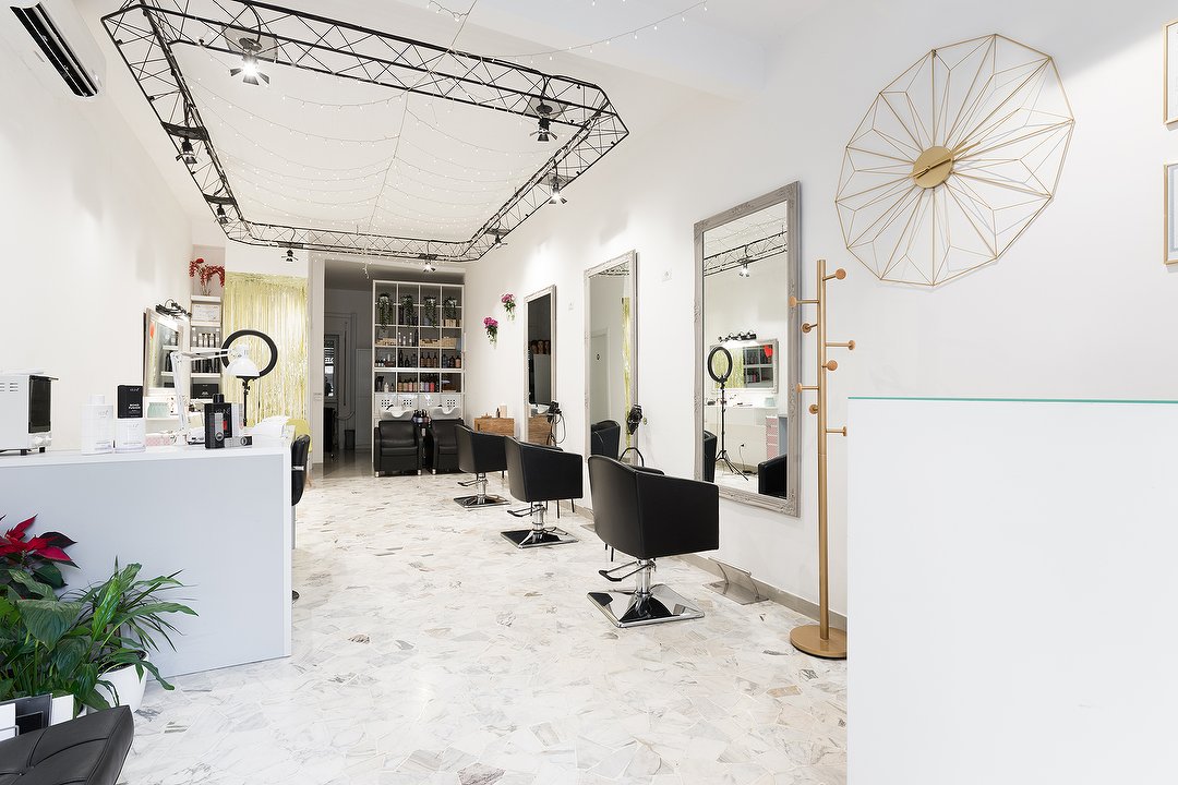 Aurelia Romanovici Salon, Zona Libia, Roma