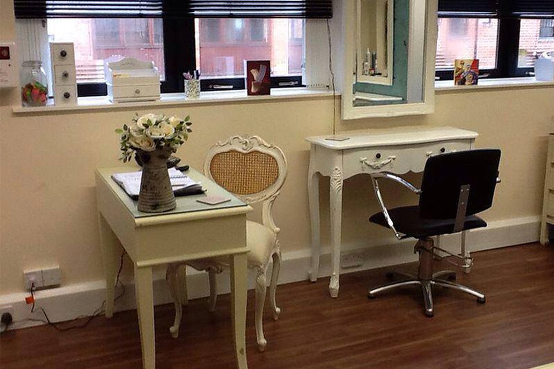 Z's Hair & Beauty, Gloucester
