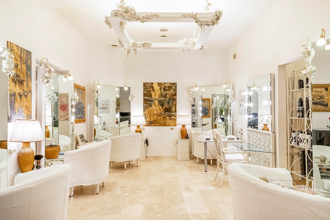 Parrucchiere Princess & Casual Roma centro by Antonio Russo, Barberini, Roma