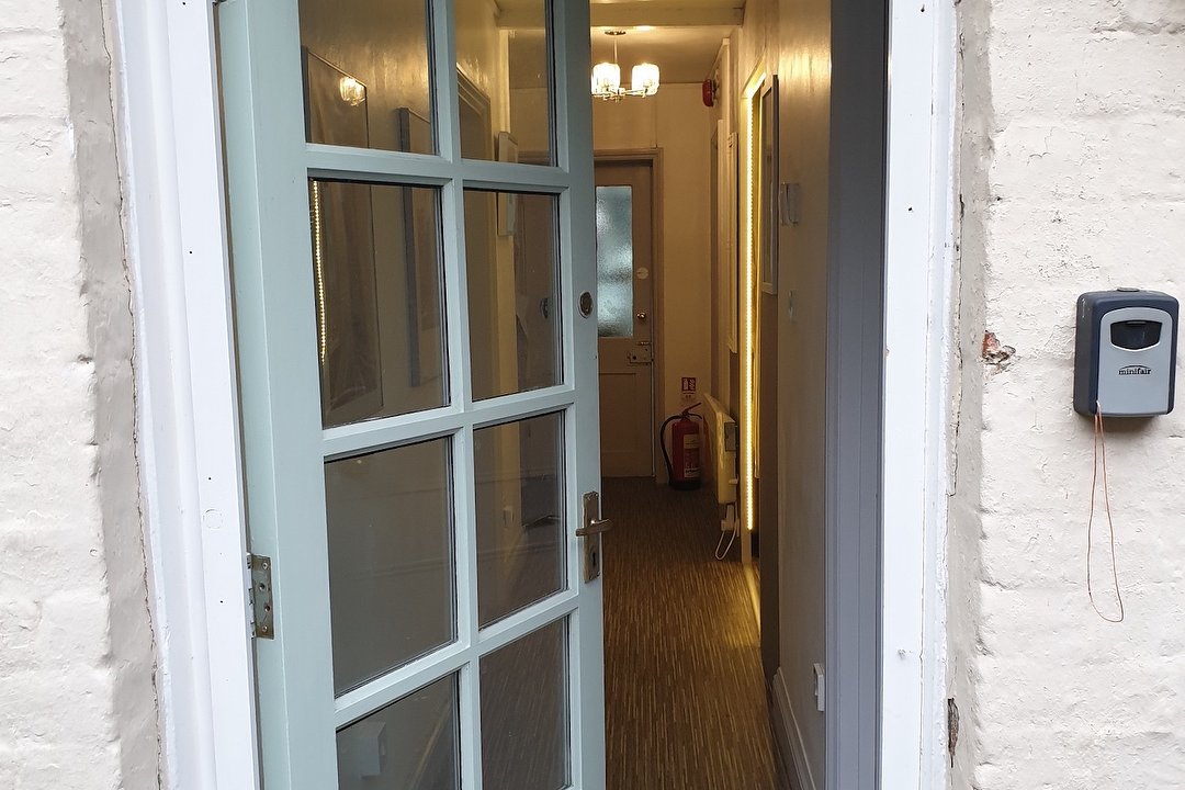 Beauty Clinic Dias, Swindon, Wiltshire