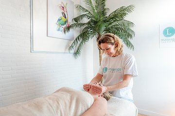 L Massage Therapie