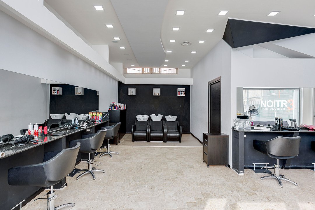 Noi Tre Parrucchieri, Napoli