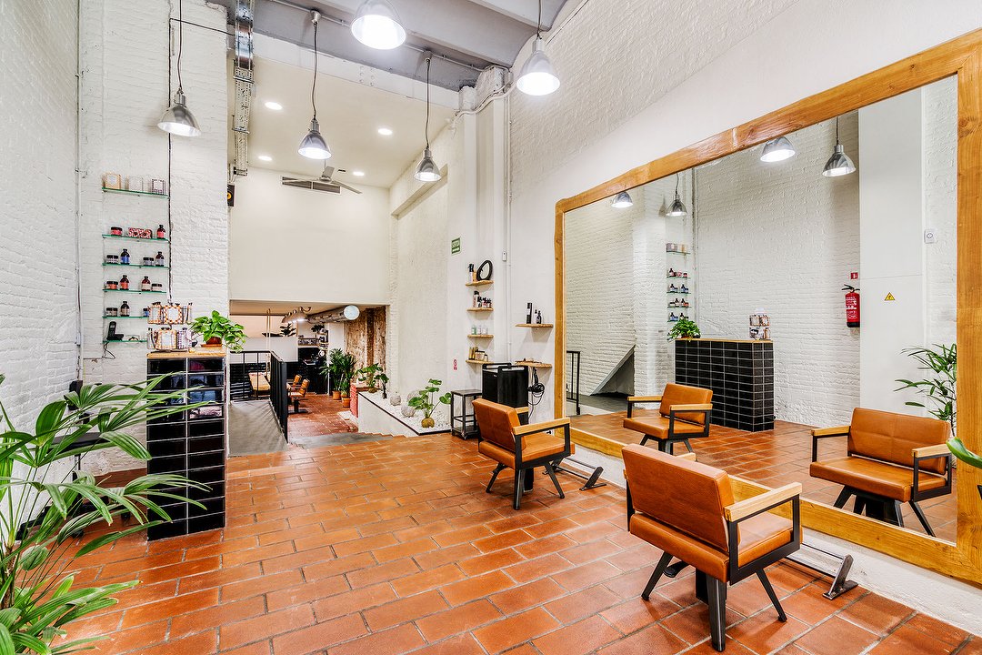 Crysto Saenz Does Hair, Mercat del Born, Barcelona