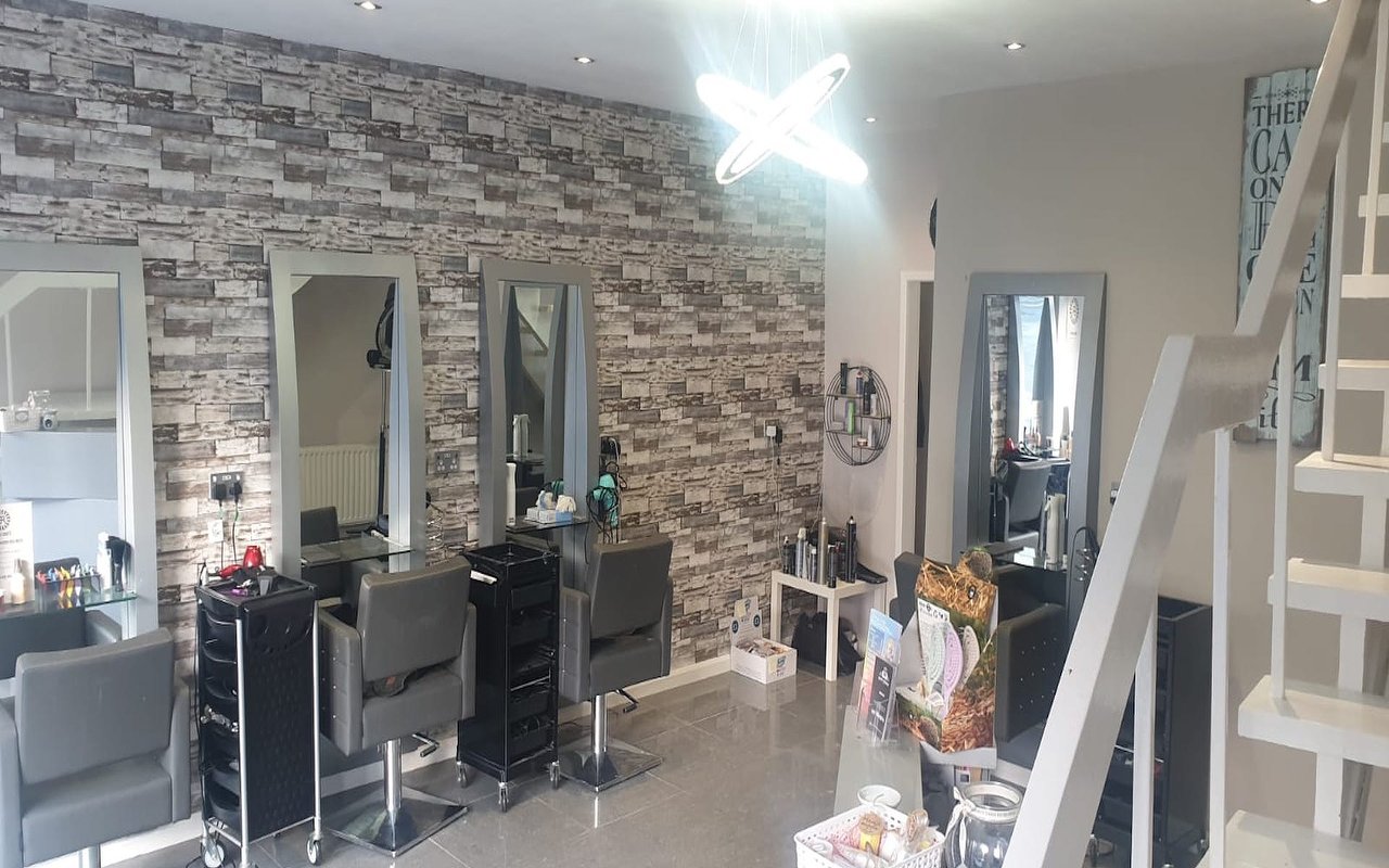Hairdressers and Hair Salons near Huddersfield, Kirklees Treatwell