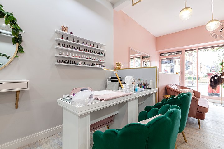 VK Nails | Treatment Room - Beauty in Shepherd's Bush Market, London