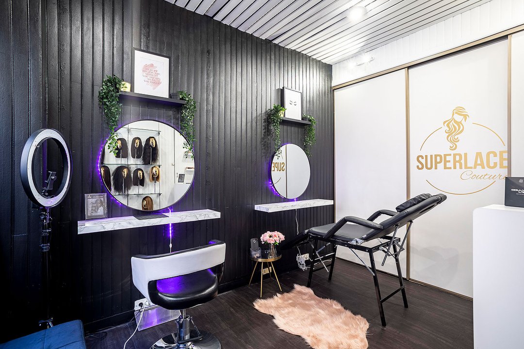 Salon Superlace, Métro Rue des Boulets, Paris
