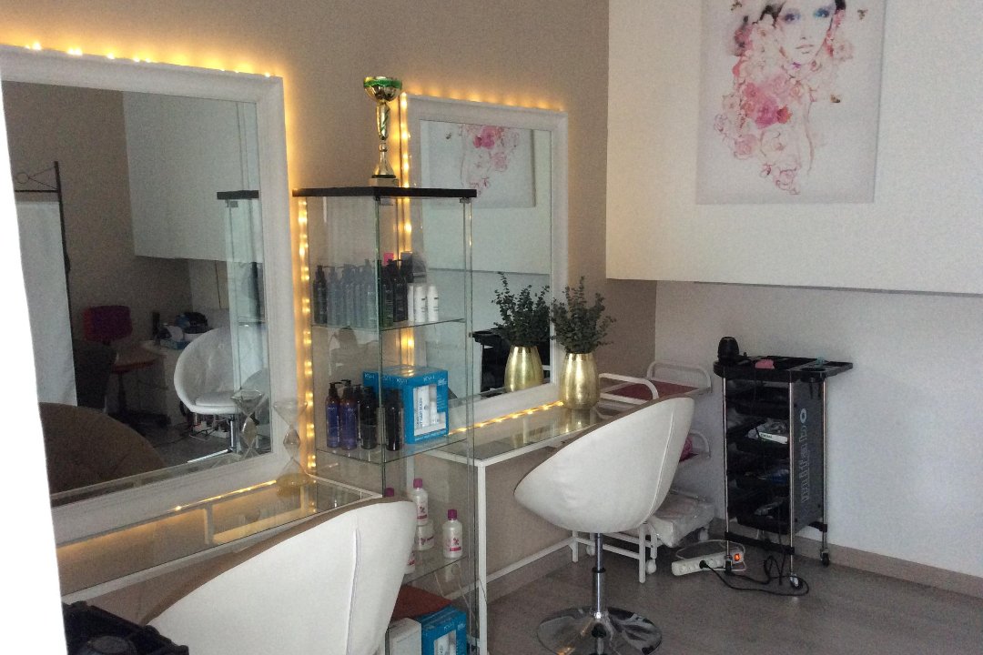 Golden Hair, Sant Gervasi-Galvany, Barcelona