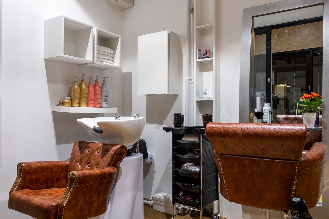 H Hairdressing, Walworth road, London