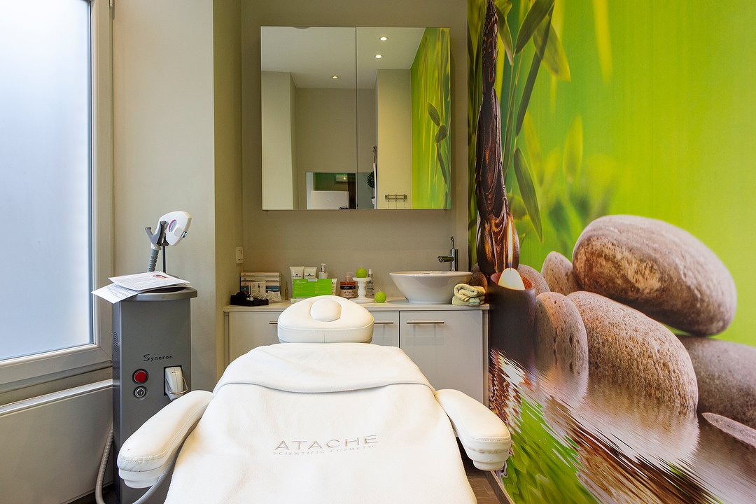 AG BEAUTY CLINIC, Helmet, Schaerbeek