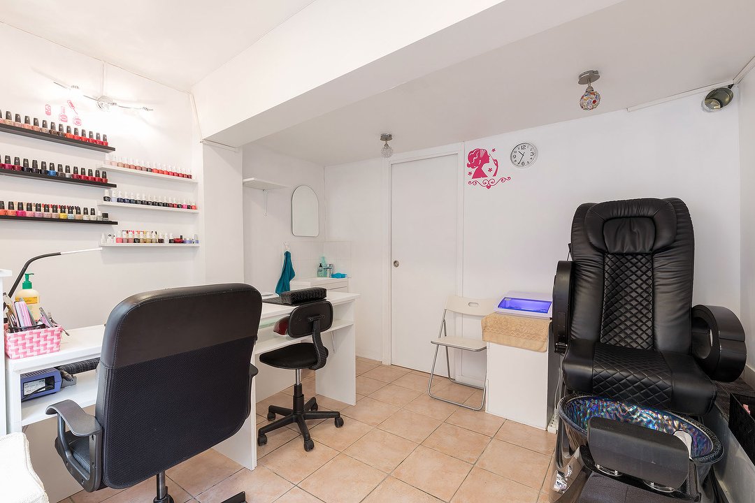 Royal Beauté, Rue Saint-Denis, Paris