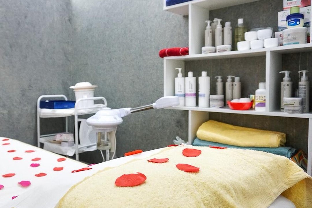 Lata’s Beauty & Spa, Walsall, West Midlands County