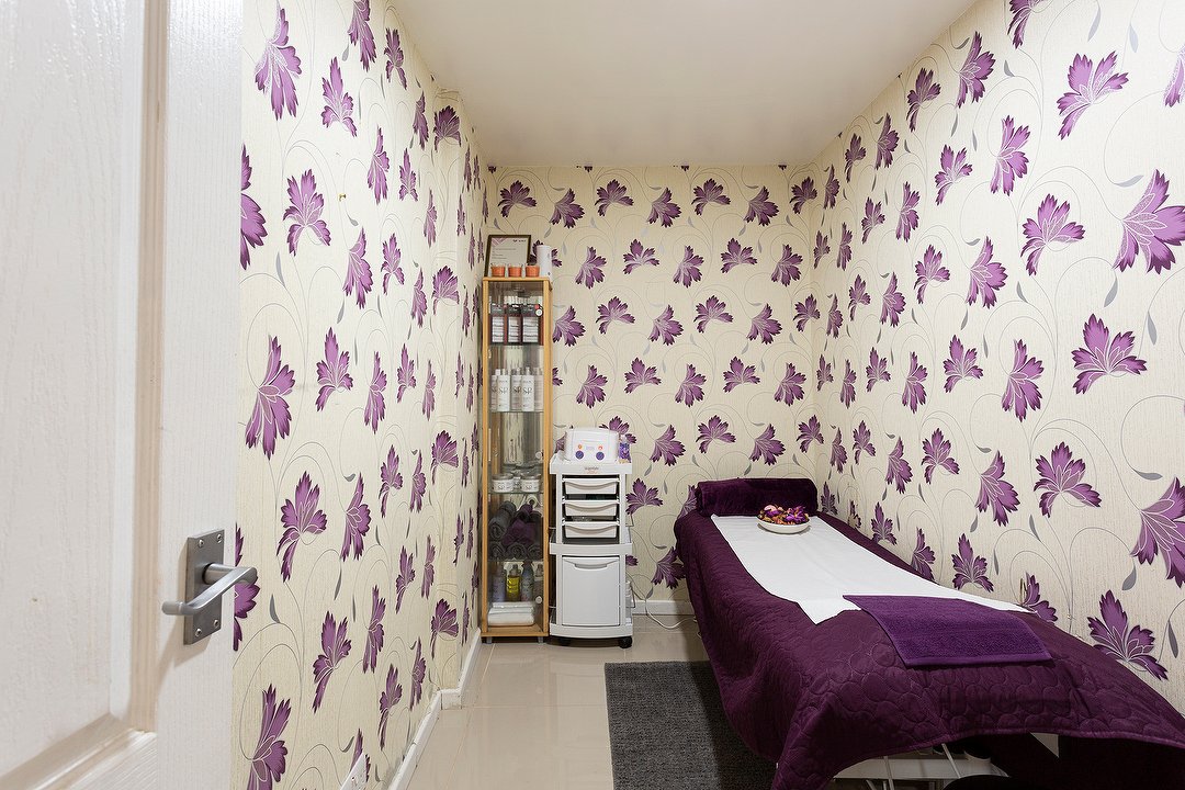 Elle Lash & Beauty Treatment Room Beauty in Gants Hill, London