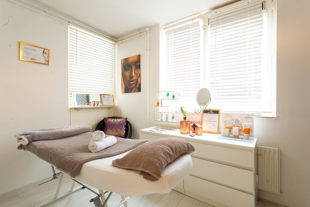 Schoonheidsspecialiste By Bibie, Staatsliedenbuurt, Amsterdam