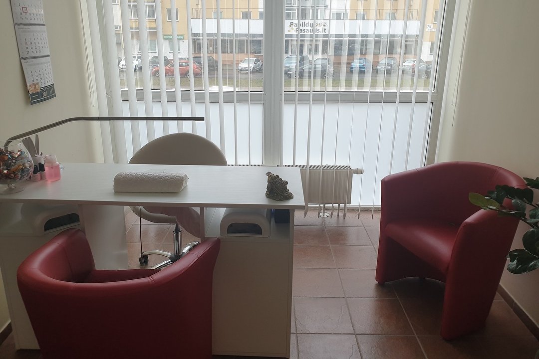 Nagų meistrė Diana, Pašilaiciai, Vilnius