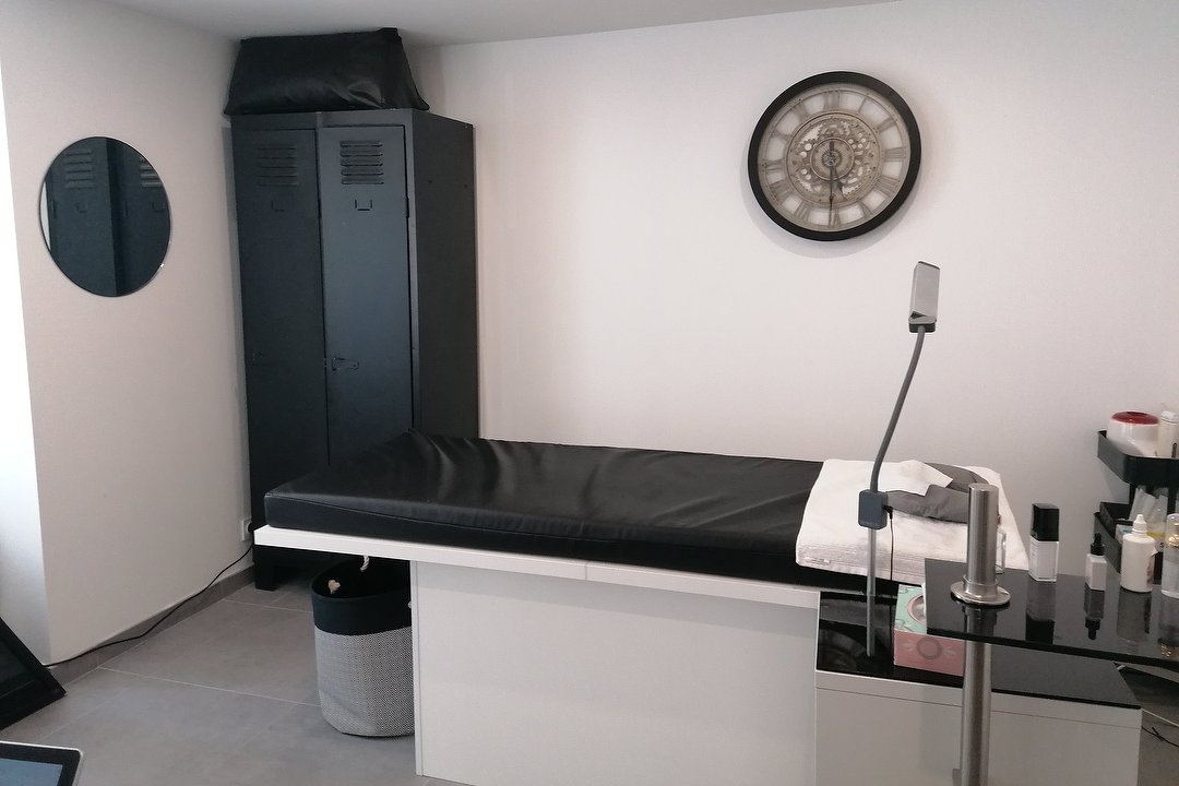 Esth'lle chez Kalvin's Barbershop, La queue-les-Yvelines, Yvelines