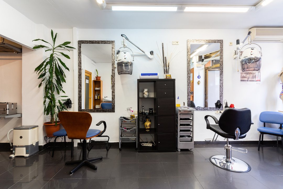Tu Nuevo Yo Salon, Vila de Gràcia, Barcelona