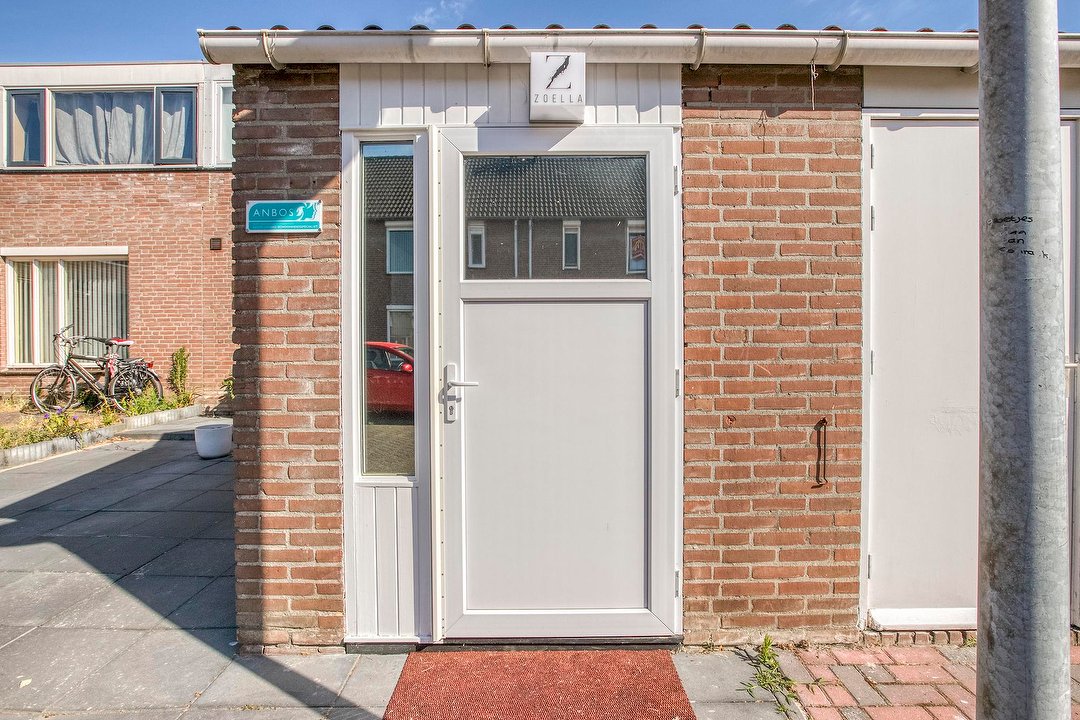 Zoella, Achtse Barrier-Spaaihoef, Eindhoven