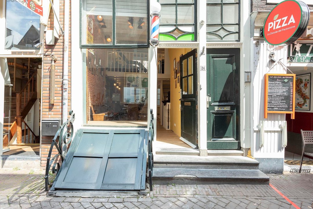 opvolger vasthoudend zonde Calvetti Bulldog Barbershop & Tattoo shop | Kapper in Nieuwezijds  Voorburgwal, Amsterdam - Treatwell