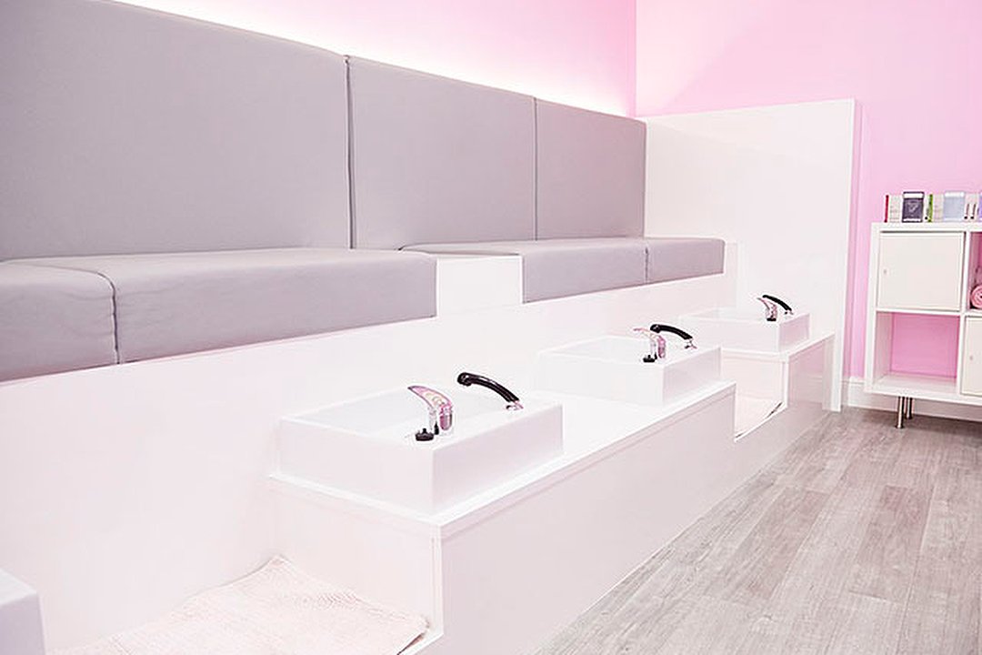 Lashious - Enfield, Enfield, London
