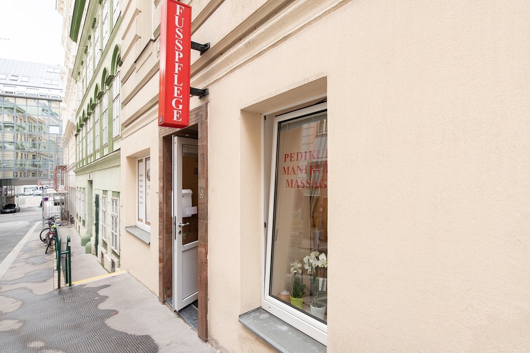 Lolita Kosmetik, Massage & Fußpflege, Schloss Schönbrunn, Wien