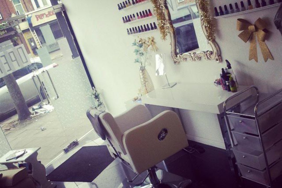COSASH Hair & Nail Bar, Ilford, London