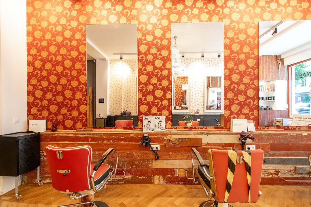 Kamm 2 Cut Dali Grunberger Strasse Friseur In Friedrichshain Berlin Treatwell