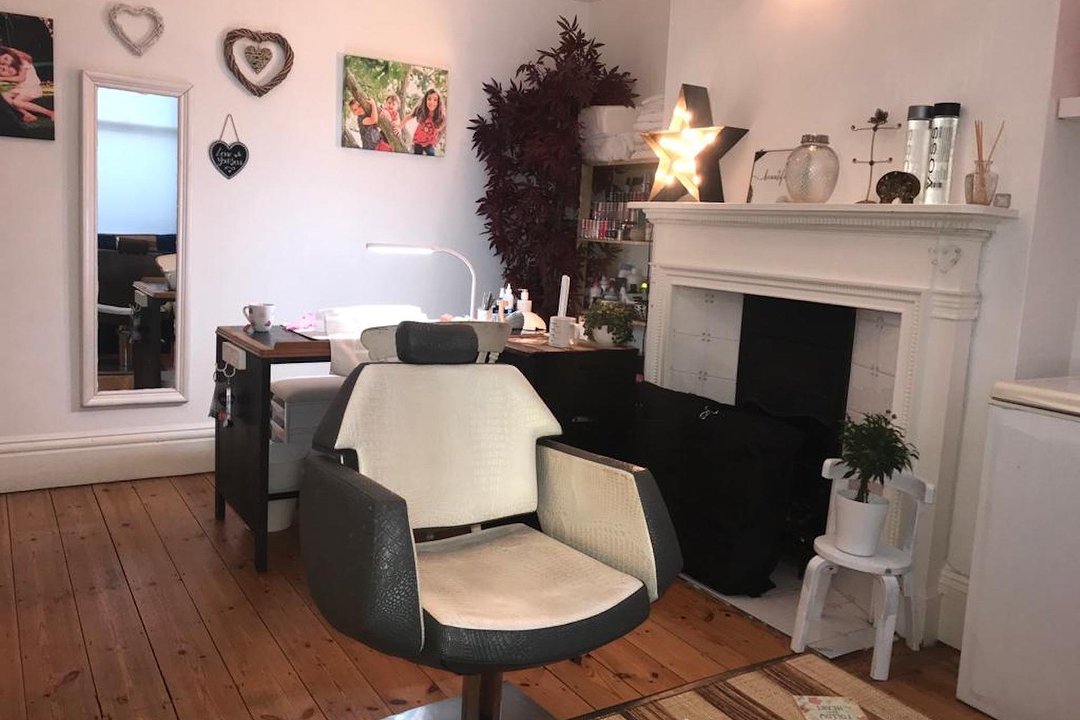AMA 1:1 Hair & Beauty, Battersea, London