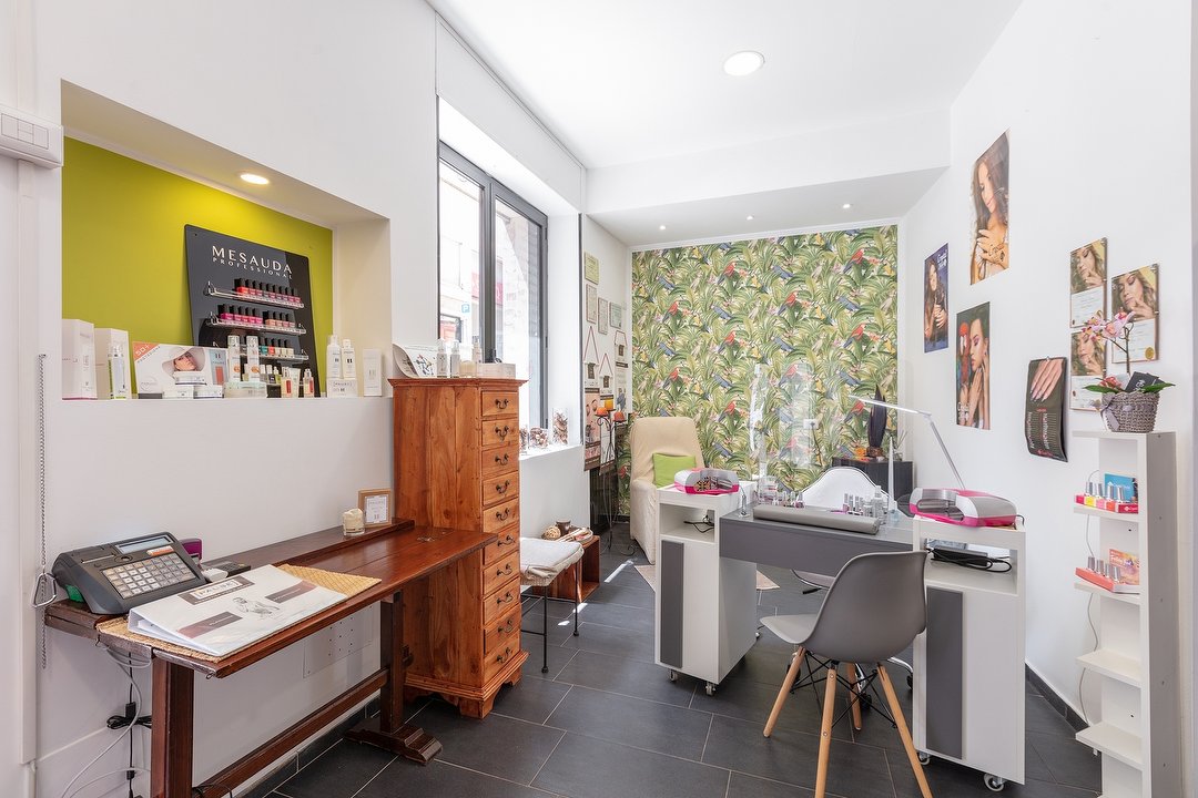 Nails Fefè, Quartiere Africano, Roma