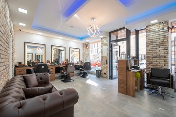 King & Queen Hairroom