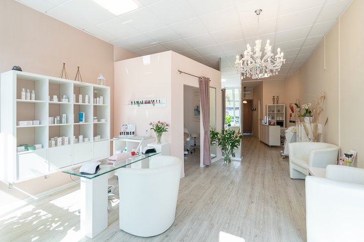 PURE KOSMETIKSTUDIO | Kosmetikstudio in Treptower Park, Berlin - Treatwell