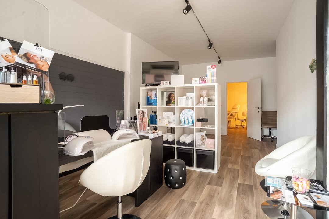 L' Emique Nails & Beauty, Sint-Gillis-Waas, Oost-Vlaanderen
