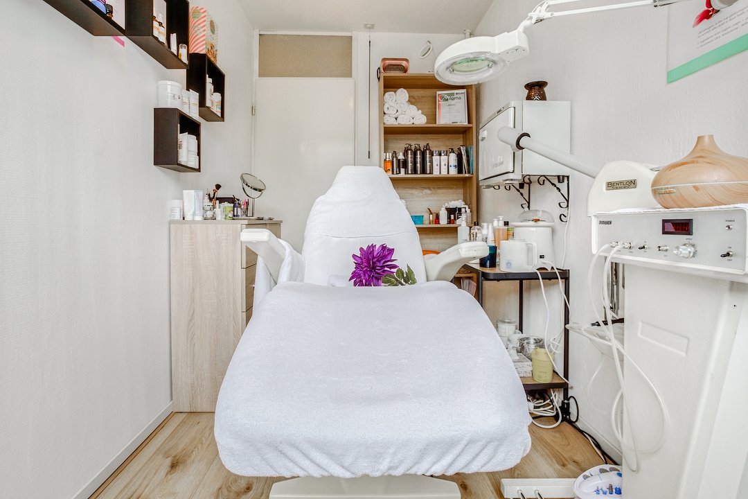 Joane huidverbetering en medisch pedicure, Oegstgeest, Zuid-Holland