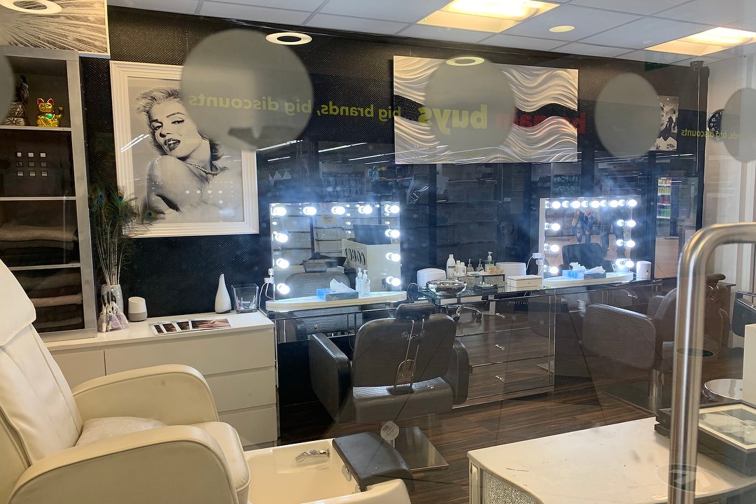 Cover Beauty Salon - Washington, Washington