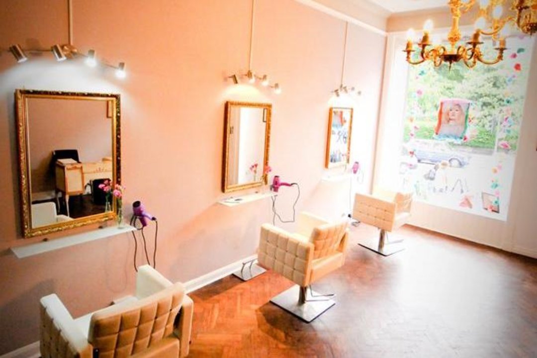 Extravaganza Hairdressing, Stockbridge, Edinburgh