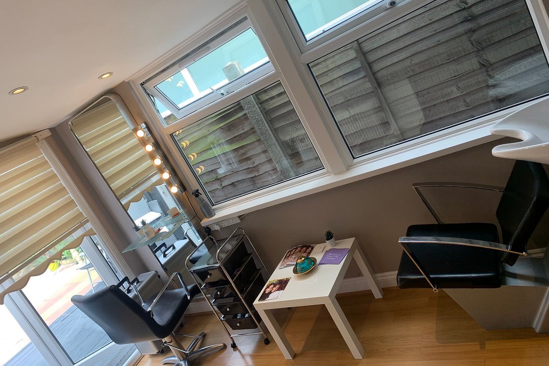Hair by Pinar, Enfield Highway, London