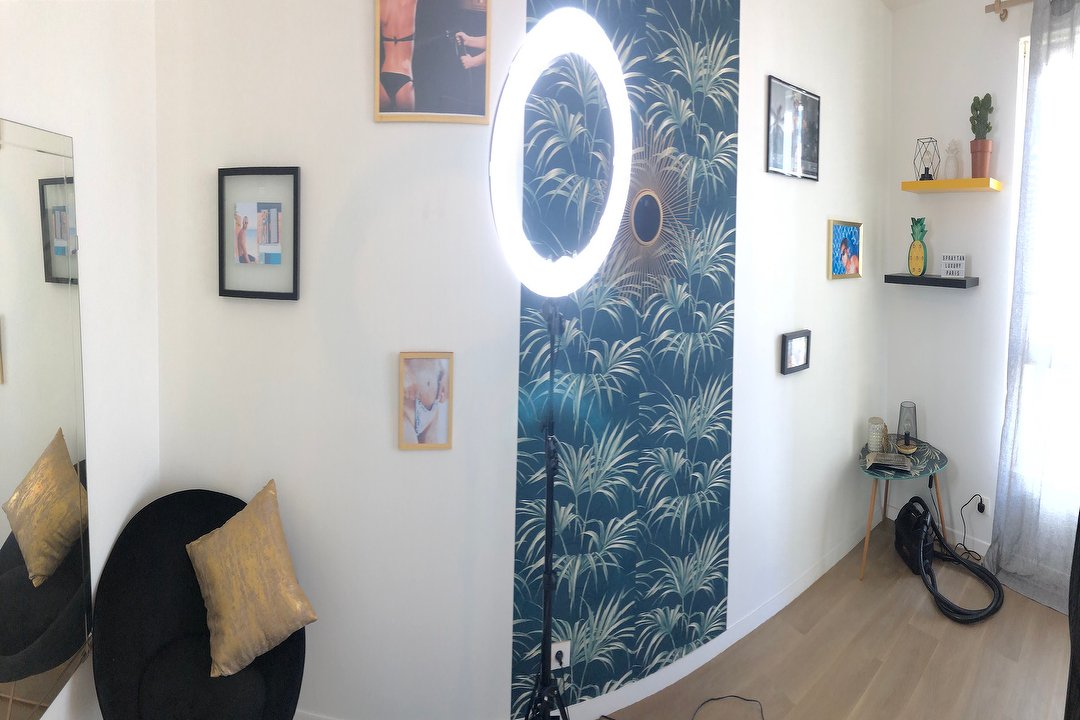 Spray Tan Luxury, Saint-Denis, Seine-Saint-Denis