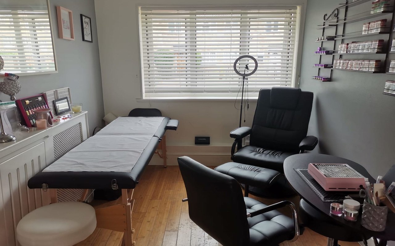 Top 20 places for Acrylic, Hard Gel & Nail Extensions in East London, London - Treatwell