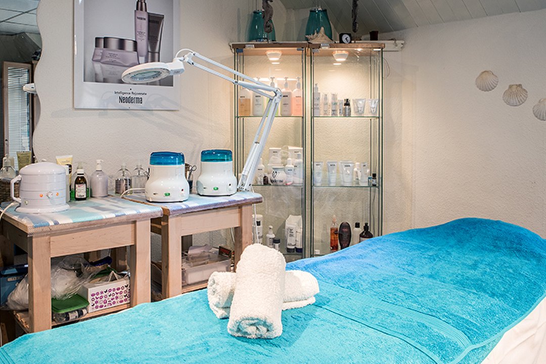 Little Wave, South Ealing, London