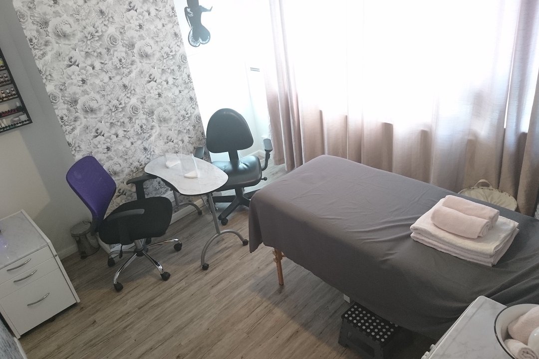 Sharon's Pamper to Glow, Heald Green, Stockport
