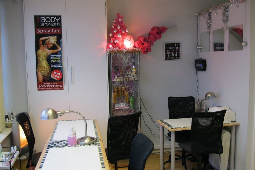 Fake Beauty Salon - Kingstanding, Kingstanding, Birmingham