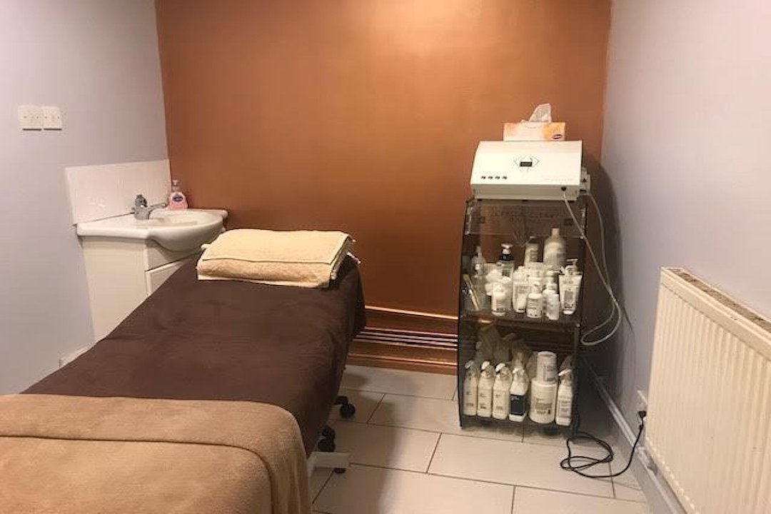 Creme Health & Skincare (Female Only), Stanmore, London