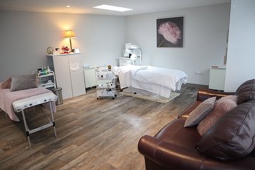 Glow and Go Beauty Clinic, Golders Green, London