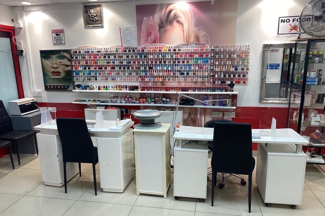 Dee’s Hair & Beauty Salon, Upton Park, London