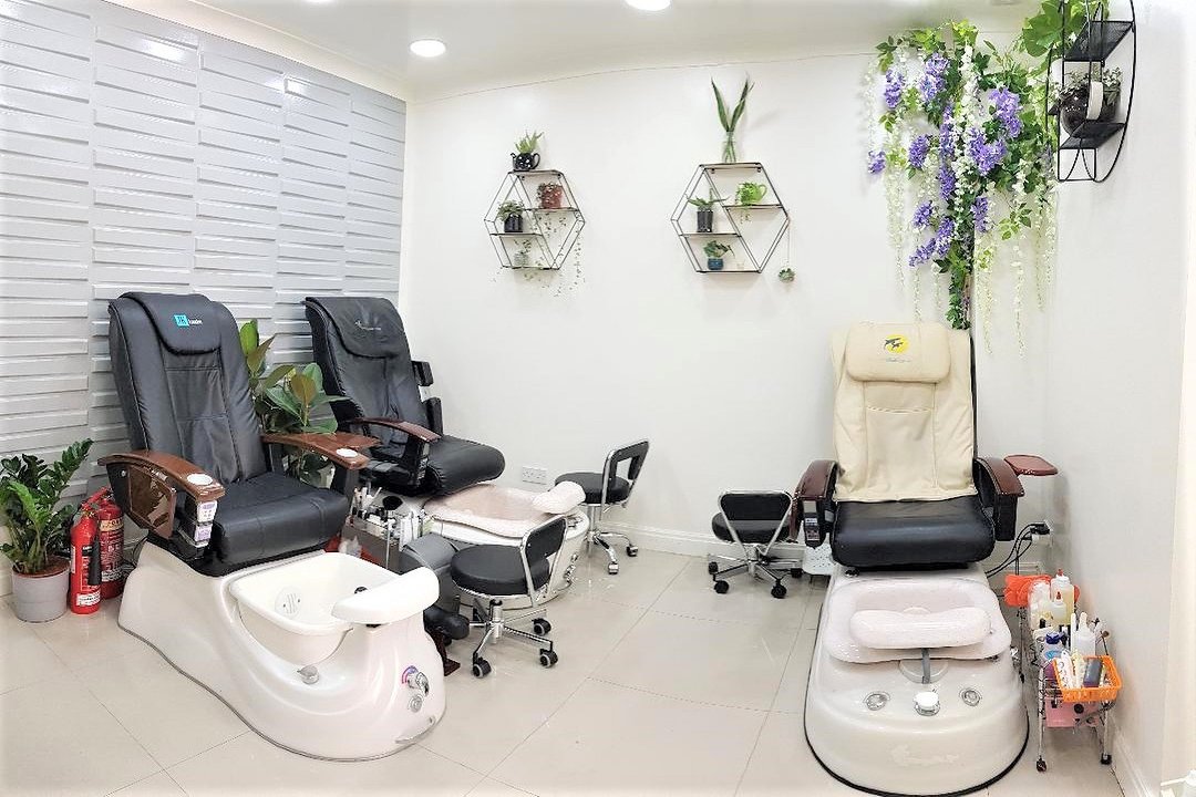 Nails 4 U - Osborn Street, Spitalfields, London
