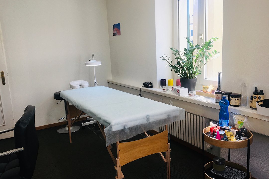 Estetique-Art By Stavreva, Waffenplatzstrasse, Zürich