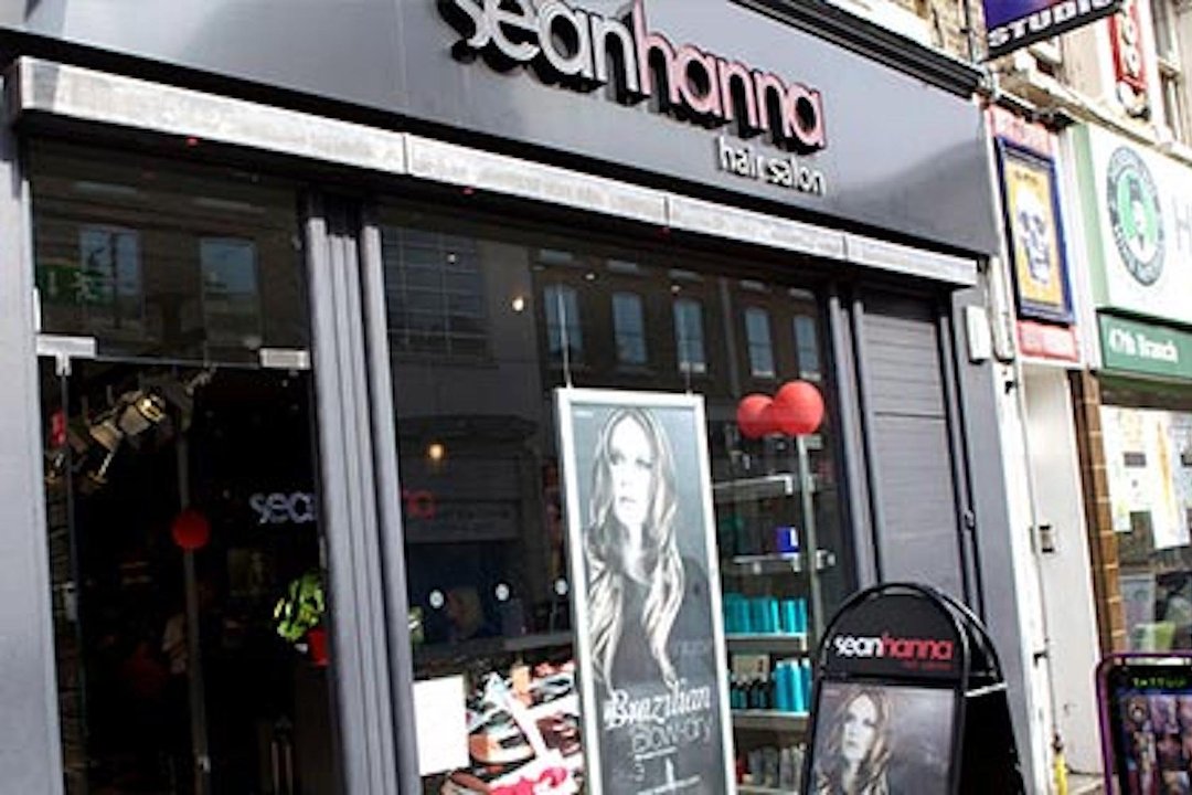 Seanhanna - Wimbledon, Centre Court Shopping Centre, London