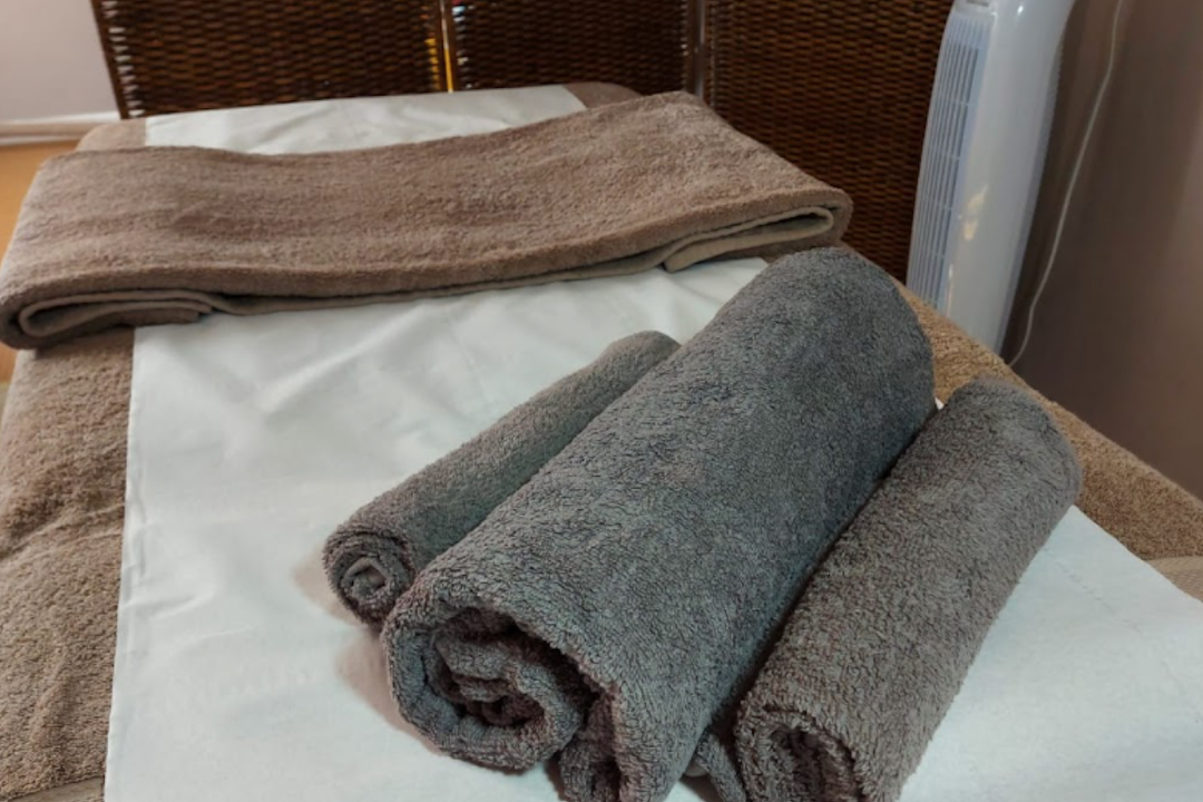 Holistic Healing Massage & Therapy Centre in Goodmayes, London